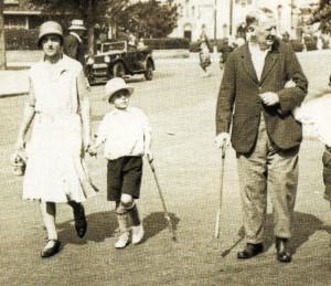 Peter Pitt, his mother and an uncle on holiday in the 1930s.